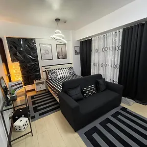 Econo Two Palm Tree Apartment